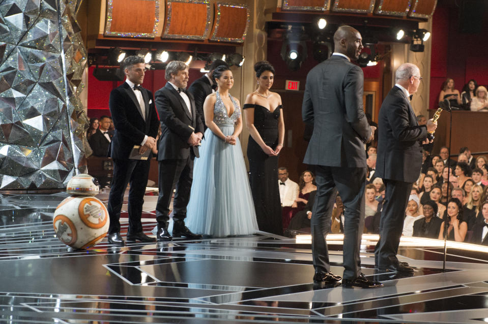 THE OSCARS(r) - The 90th Oscars(r)  broadcasts live on Oscar(r) SUNDAY, MARCH 4, 2018, at the Dolby Theatre® at Hollywood & Highland Center® in Hollywood, on the Walt Disney Television via Getty Images Television Network. (Eric McCandless via Getty Images) BB-8, OSCAR ISAAC, MARK HAMILL, KELLY MARIE TRAN, KOBE BRYANT, GLEN KEANE