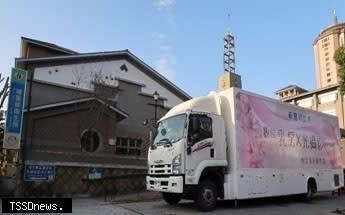 中榮埔里分院引進新型數位乳房攝影儀器，並提供乳房攝影巡迴車到定點服務。（記者蔡榮宗攝）