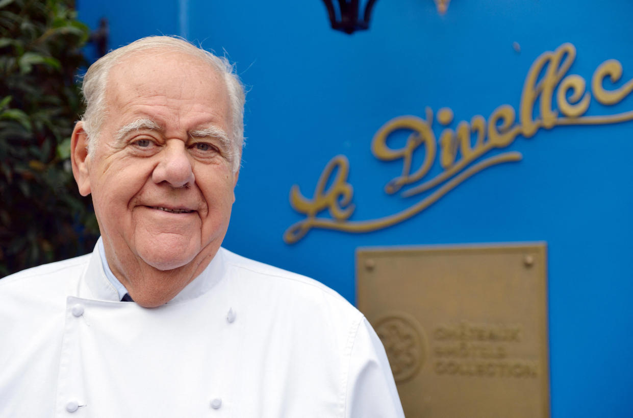 Le chef Jacques Le Divellec, surnommé le « Bocuse de la mer » est mort à 91 ans.