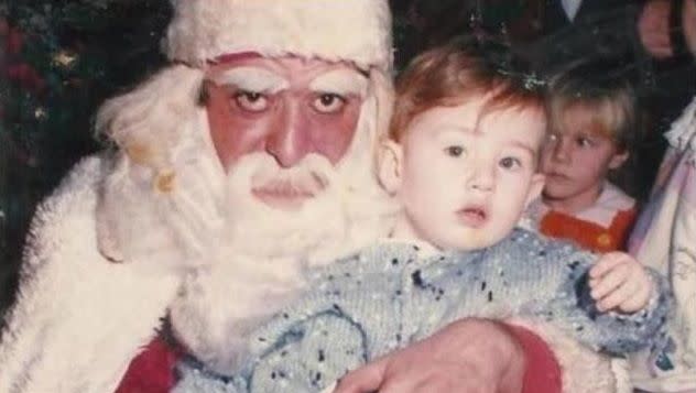 <p>Quando o Natal se aproxima, quase todas as crianças querem tirar uma foto com o Papai Noel. No entanto, isso é o que acontece quando o registro tão esperado reflete terror em vez de ternura. <i>Foto: Creepysantaphotos.com</i></p>