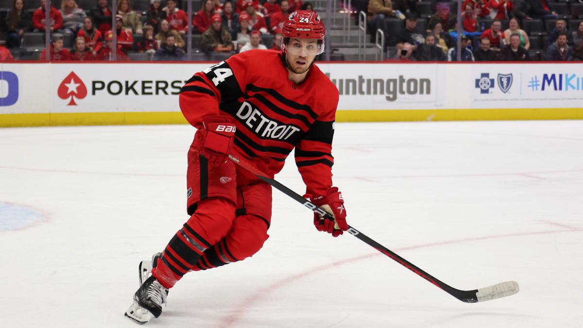 Hurricanes sign defenceman Tony DeAngelo to one-year, $1.675M deal