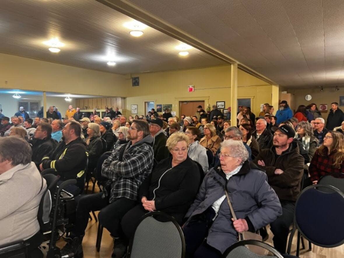 Parkland County residents fill Carvel Hall for a discussion about the intersection of Highway 16A and Range Road 20. (Katarina Szulc/CBC - image credit)
