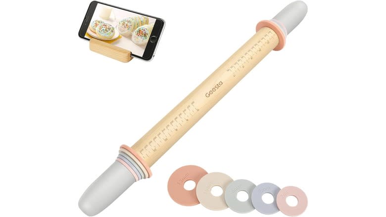 Adjustable rolling pin
