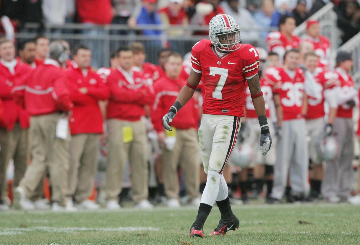 Ohio State's Ted Ginn Jr.,7, against Michigan in the first half at the Ohio Stadium, November 18, 2006. (Dispatch photo by Neal C. Lauron)