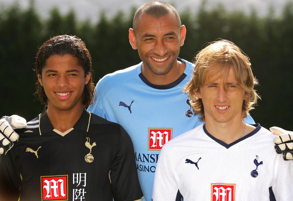 Giovani dos Santos, Heurelho Gomes y Luka Modric, refuerzos de Tottenham en 2008. (CARL DE SOUZA/AFP via Getty Images)