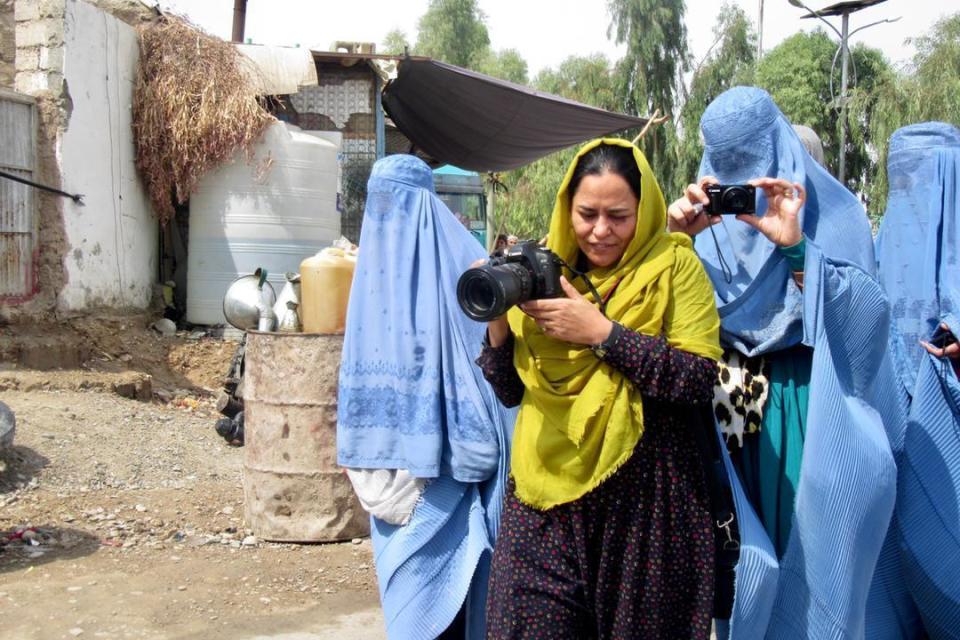 Afghan photojournalist Mariam Alimi works in her home country. A wave of assassinations of journalists blamed on Taliban extremists has made her want to flee Afghanistan. / Credit: Mariam Alimi