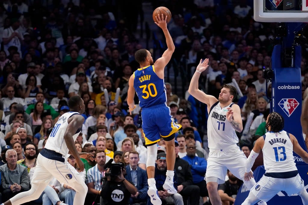 MAVERICKS-WARRIORS-PANORAMA (AP)