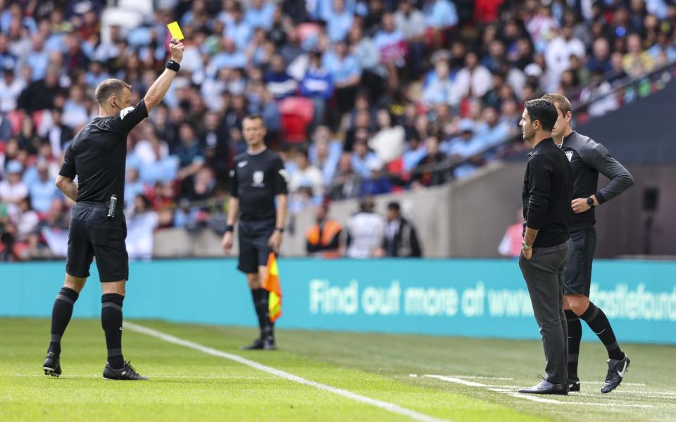 Referee Stuart Attwell books Mikel Arteta