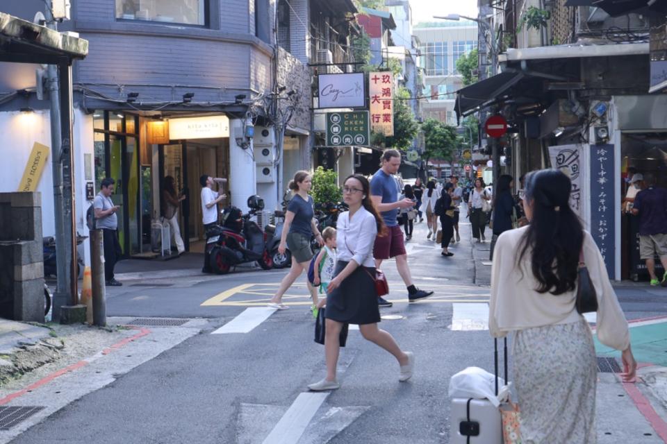 中山商圈，赤峰街景。陳品佑攝