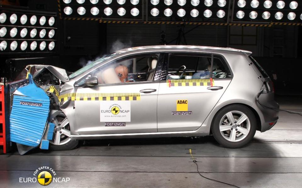 VW Golf crash test