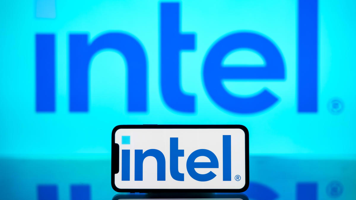 Intel scores B investment from Apollo for Irish chip fab