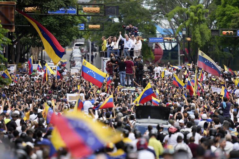 La caravana a favor de Machado y González este martes en Caracas