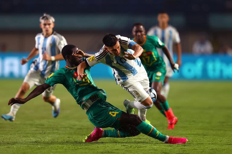 La selección argentina debutó con una derrota ante Senegal 2 a