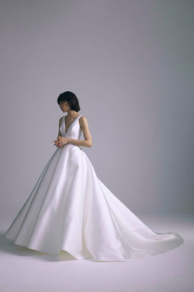 <p>A look from the Amsale Spring 2024 collection.</p><p>Photo: Courtesy of Amsale</p>