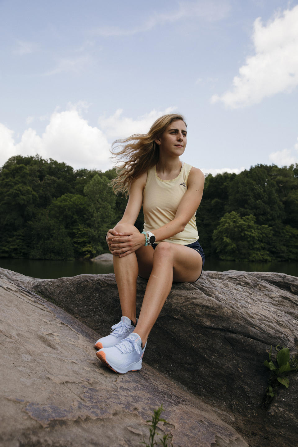 Mary Cain, una excorredora de Nike que ahora trabaja con Tracksmith, una compañía de carreras más pequeña con sede en Boston, en Nueva York, el 20 de julio de 2021. (Celeste Sloman/The New York Times).