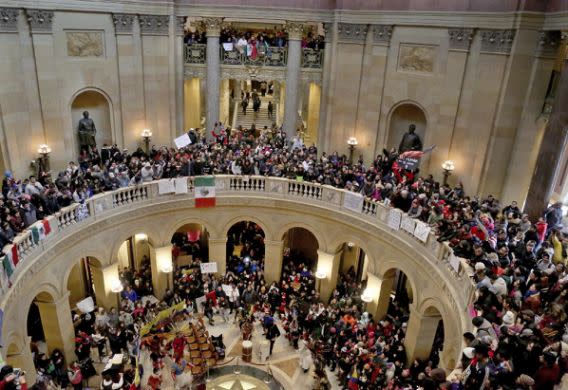 Realizan protestas de "día sin inmigrantes" en EEUU