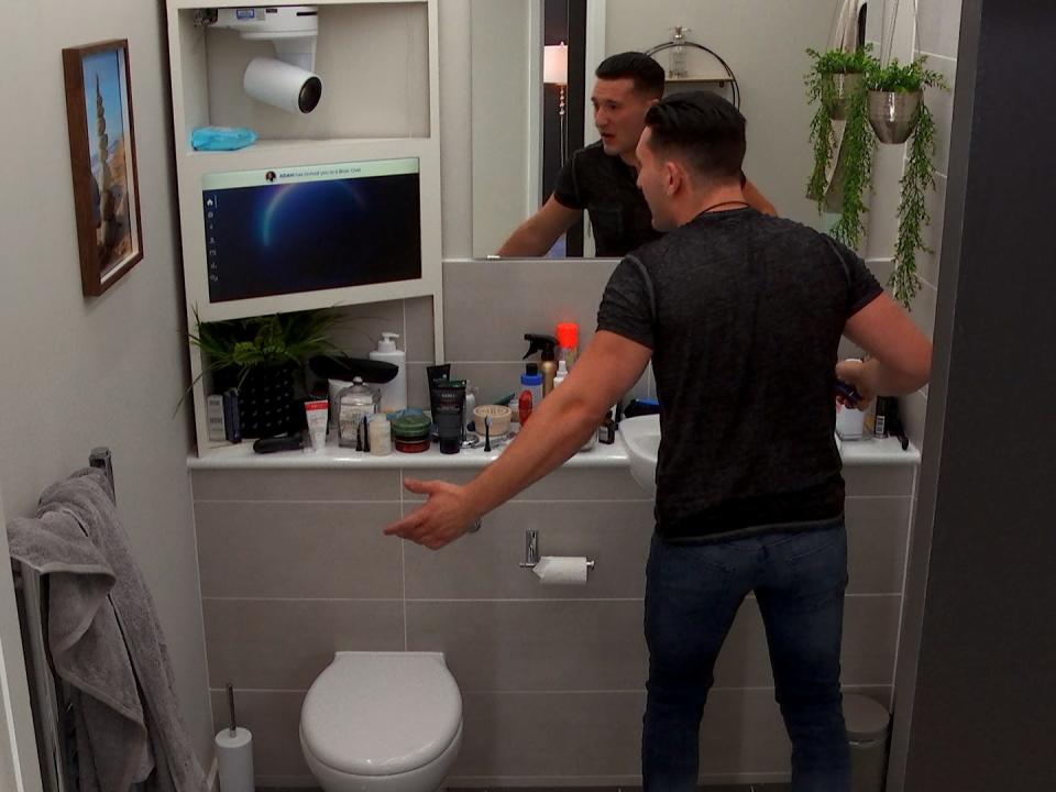 the circle season one joey bathroom