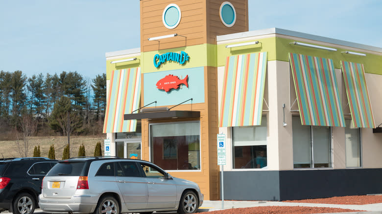 Captain D's restaurant storefront