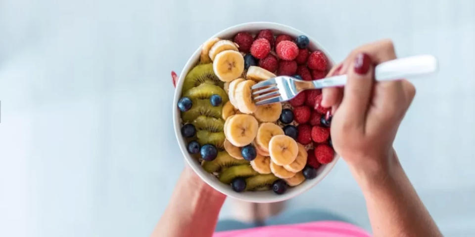 El consumo de fruta se ha asociado con una reducción de 7 por ciento en el riesgo de enfermedad cardiaca. (Getty)