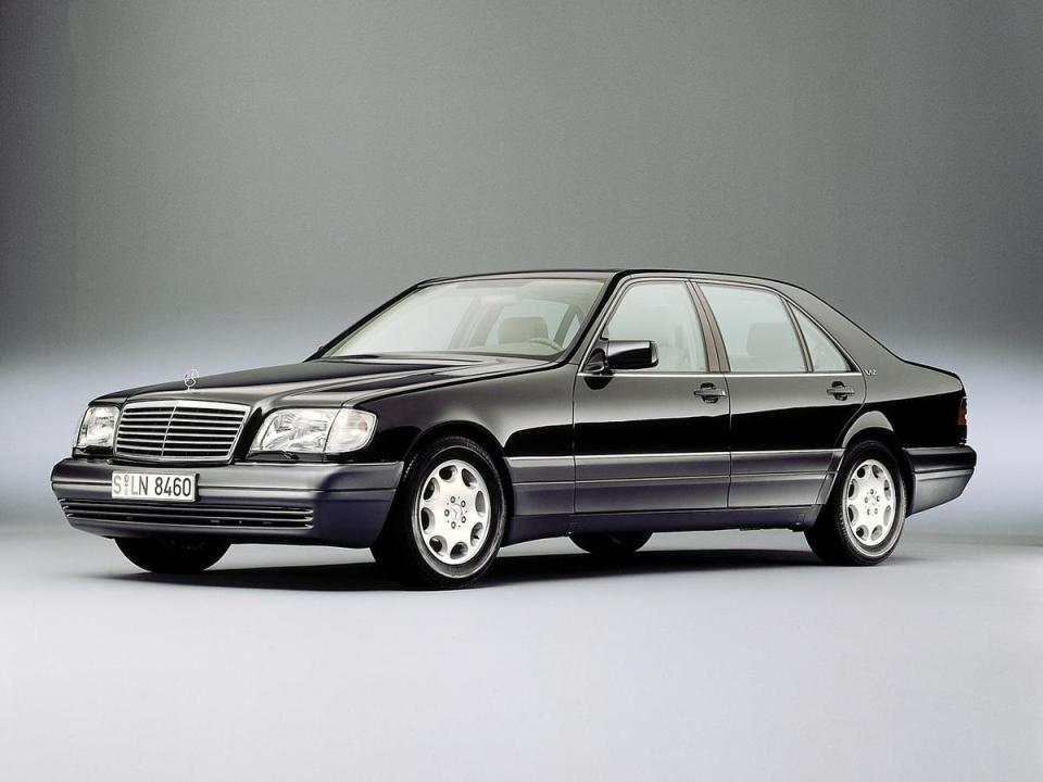 MERCEDES-BENZ S600（W140）最大的亮點就是搭載了M120 V12引擎