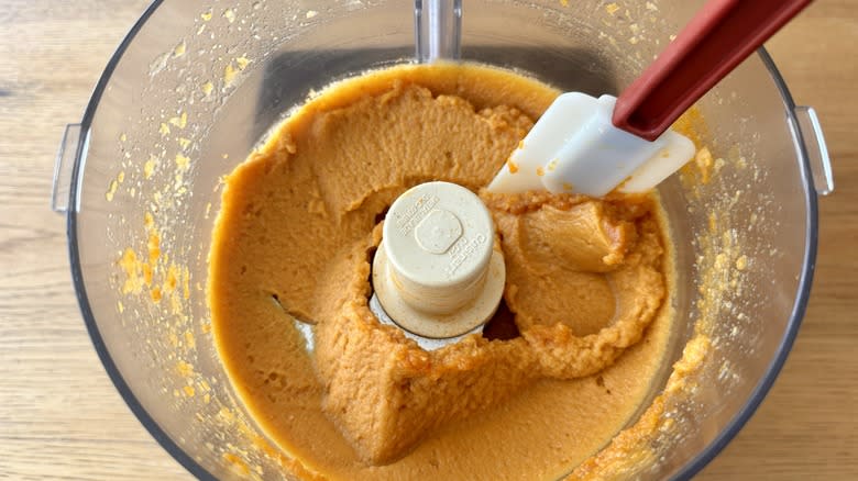 smooth pumpkin hummus