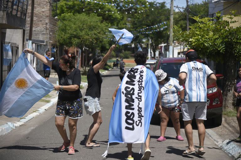 Previa del partido de Argentina vs Francia en el barrio de Messi, en el sur de Rosario