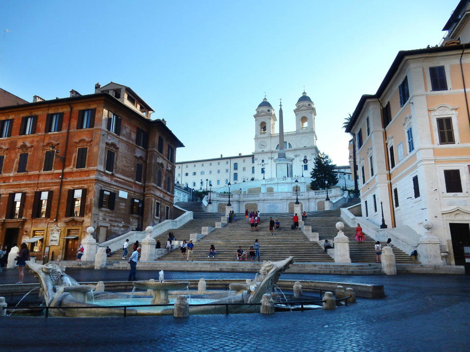 <p>La iglesia de Trinità dei Monti y su famosa escalinata que desemboca en la Piazza di Spagna son los lugares más fotografiados de Roma, que ha quedado segunda en el <em>ranking</em>. (Foto: <a rel="nofollow noopener" href="https://pixabay.com/" target="_blank" data-ylk="slk:Pixabay" class="link ">Pixabay</a>). </p>