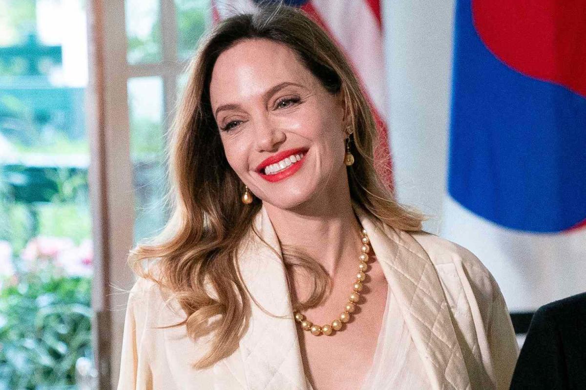 Angelina Jolie - Is The Aura of Acting Career Fading?