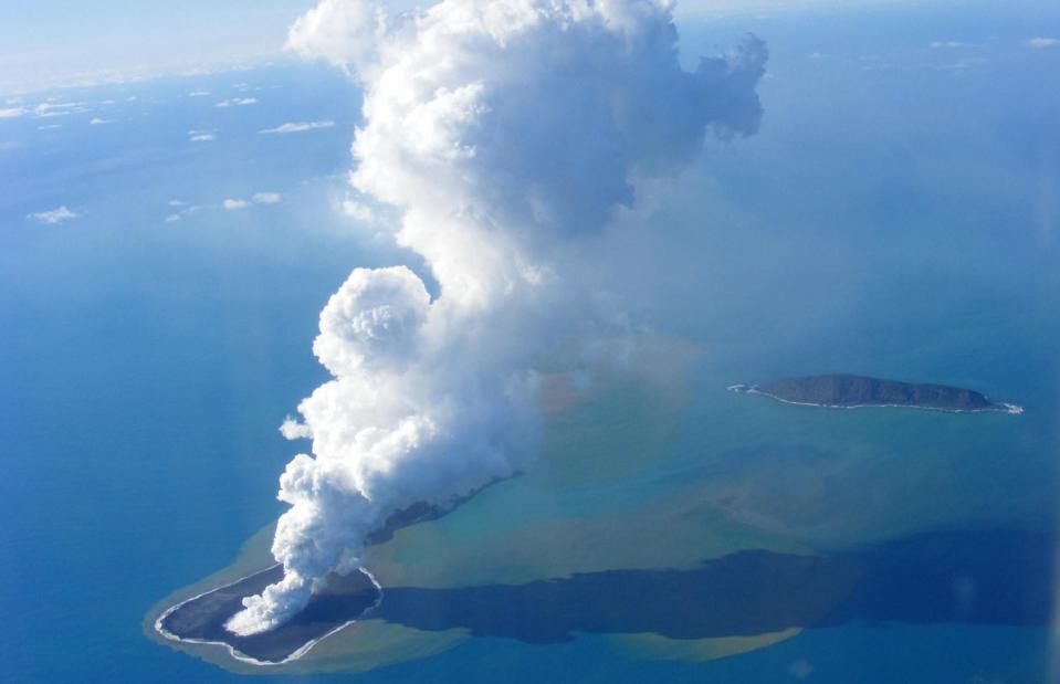 <p>AFP PHOTO/Telusa Fotu/MATANGI TONGA</p>