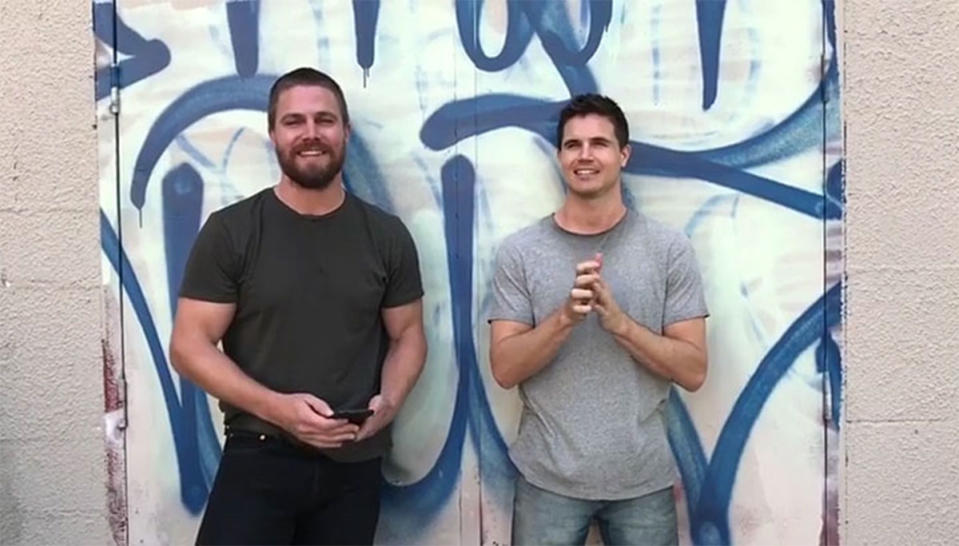 Stephen Amell and Robbie Amell