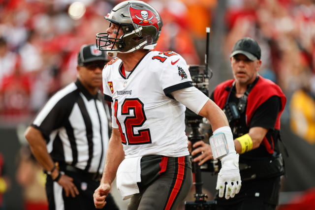 Brady, Bucs take aim at NFC South title against Panthers