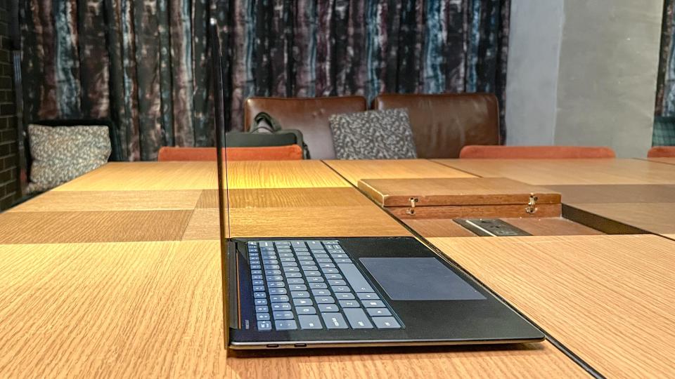 Lenovo Yoga Slim 7x