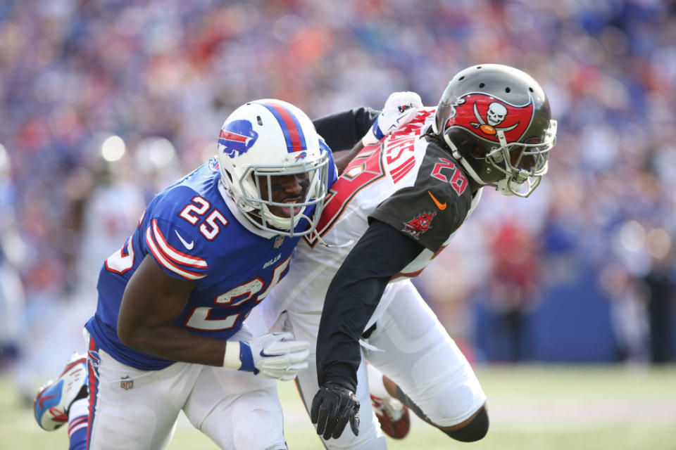 Buffalo Bills running back LeSean McCoy is covered by Tampa Bay Buccaneers cornerback Vernon Hargreaves during a National Football League. Photo by Icon Sportswire