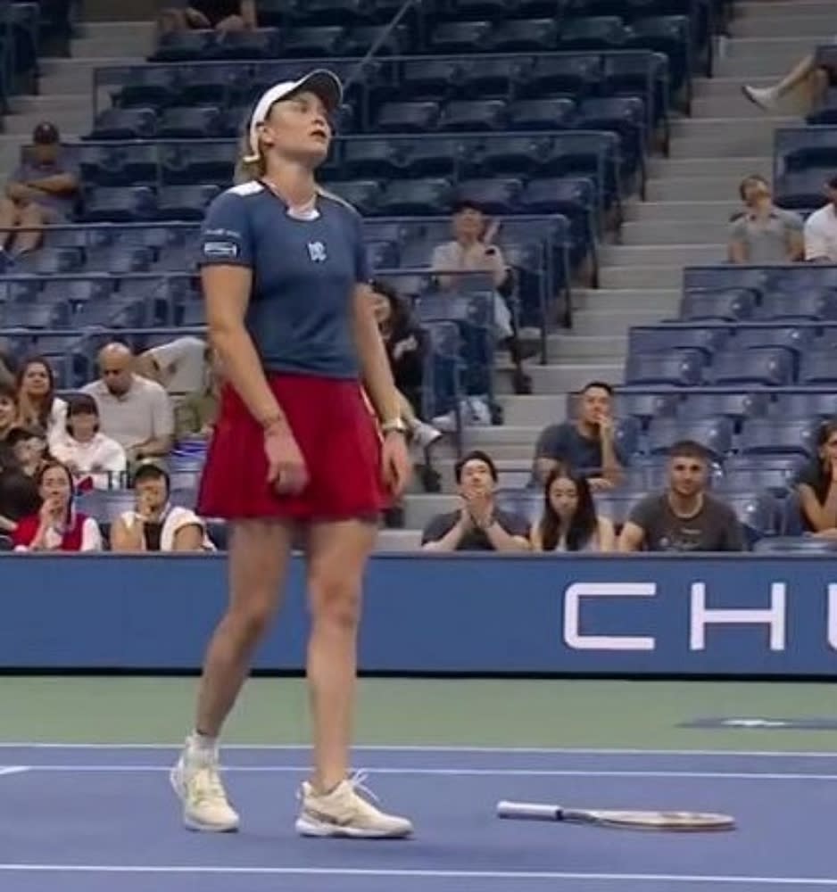 La célèbre scène du « lancer de raquette » lors de la finale olympique est réapparue. (Capture d'écran du concours)