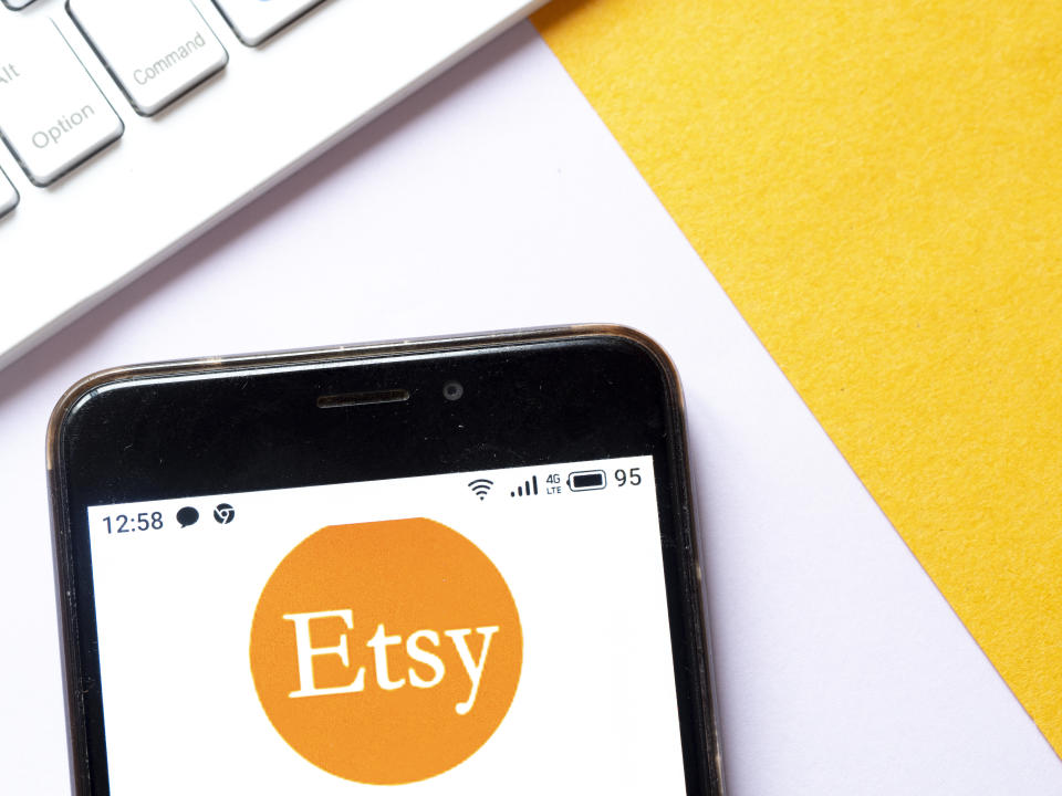 UKRAINE - 2020/03/17: In this photo illustration an Etsy logo seen displayed on a smartphone. (Photo Illustration by Igor Golovniov/SOPA Images/LightRocket via Getty Images)