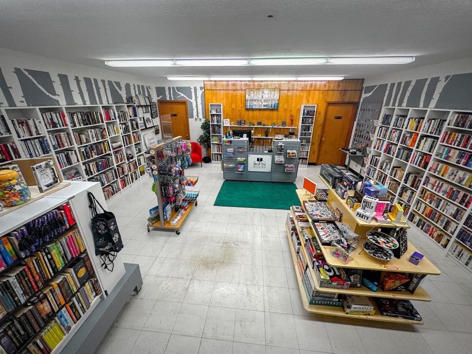 Birch Tree Bookery, Marion’s only independent bookstore, is home to new and used books of all kinds for all readers. It is located at 117 N. Greenwood St. Suite 13 in Marion, between the Metro office and Hayes Glass.