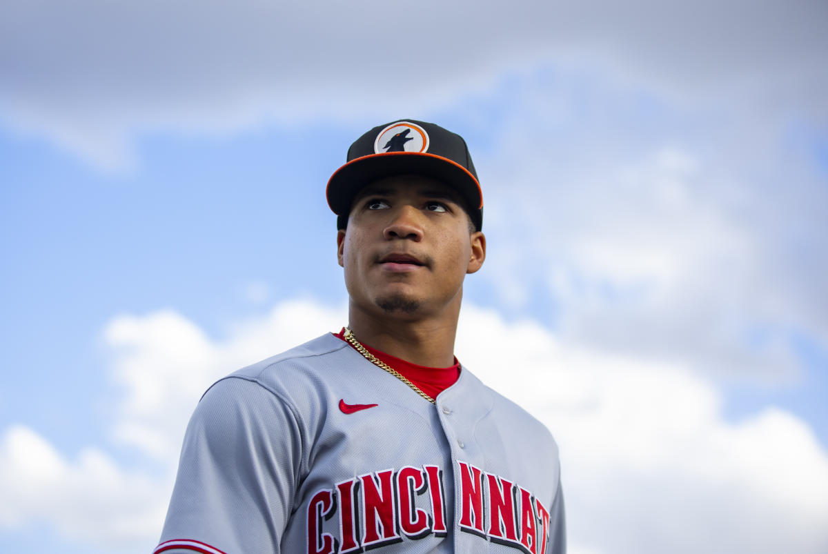 Will Cincinnati Reds stay true to rebuild with young players?