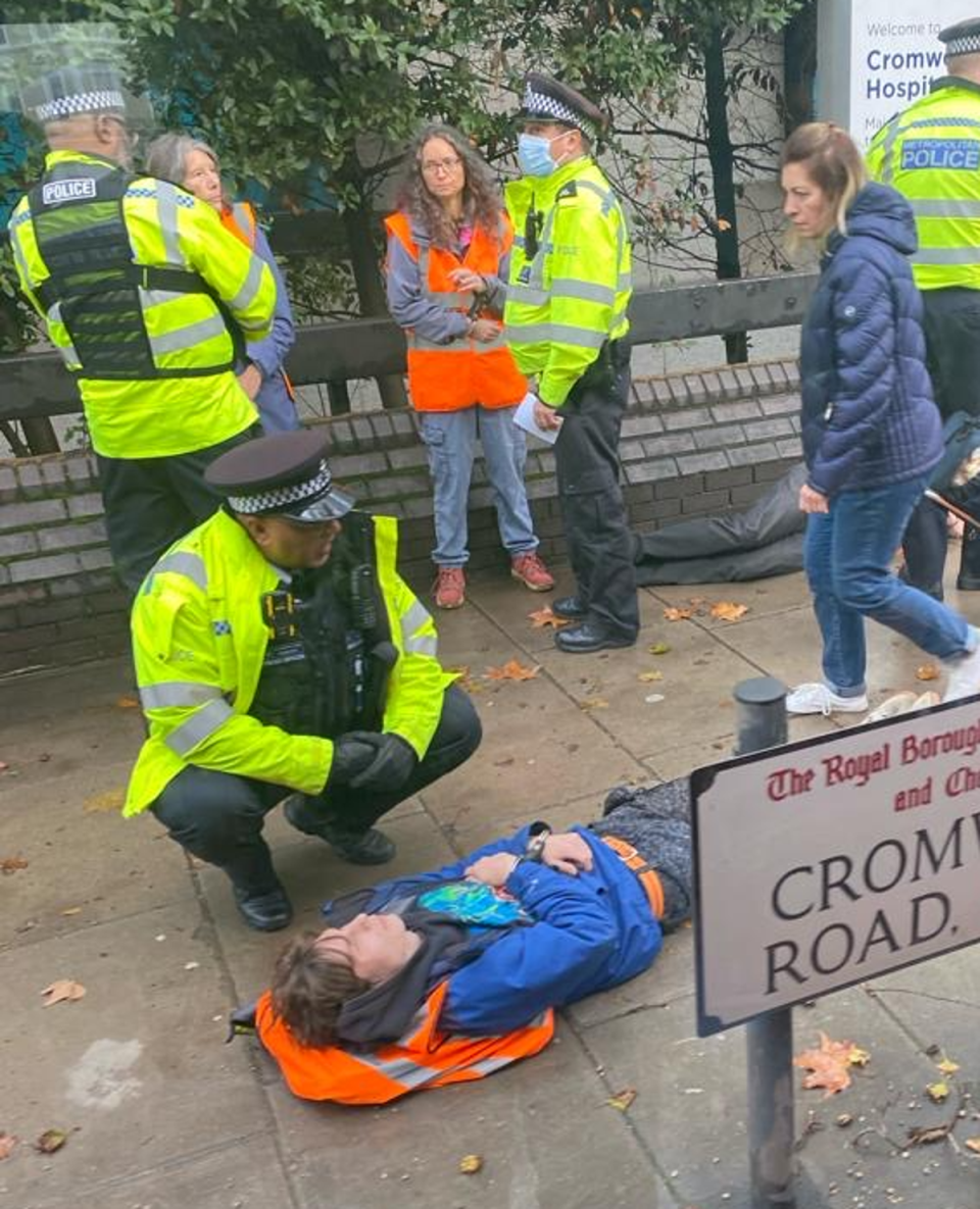 Just Stop Oil protests in Cromwell Road (Rupert Oliver)