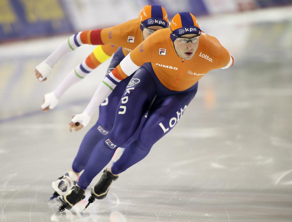 Sven Kramer leads the Netherlands to victory in the men’s team pursuit competition at ISU World Cup Speedskating in Calgary, Alberta, Saturday, Dec. 2, 2017. (AP)