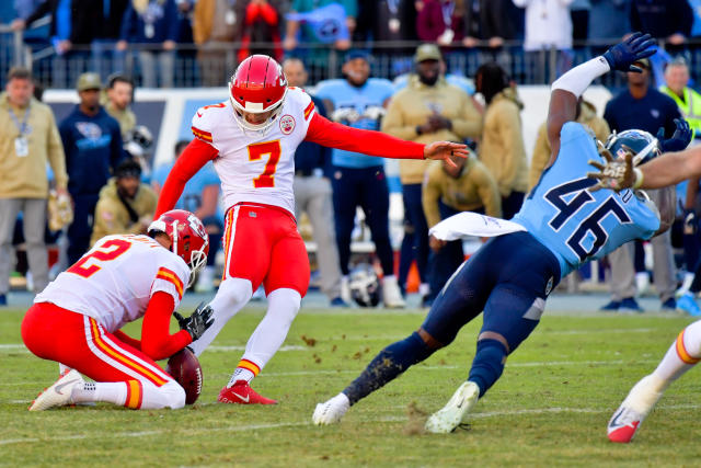 Titans rally, upset Chiefs in playoffs