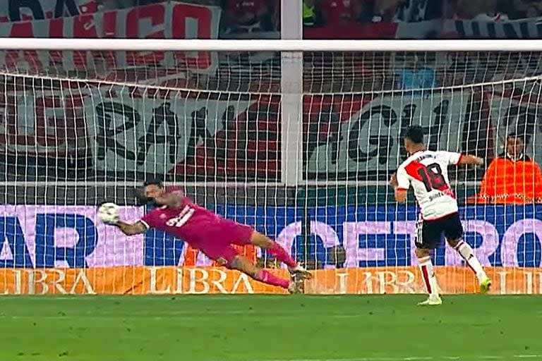 Jorge Broun desvía el penal que ejecutó Pity Martínez; River quedó eliminado en las semifinales de la Copa de la Liga ante Central