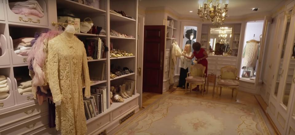 Barbra Streisand and Gayle King in the clothes shop.