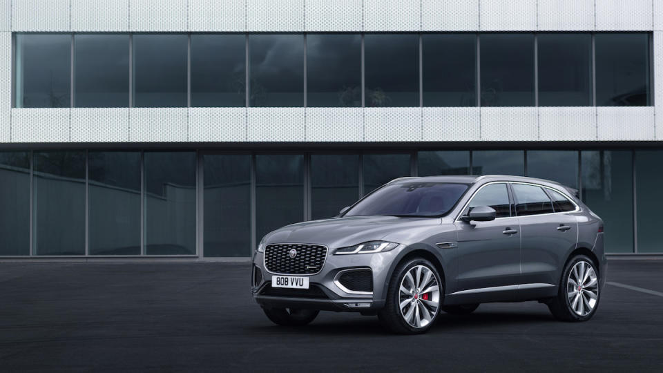 Jag_F-PACE_21MY_Location_Static_05_Front_3qtr_150920.jpg