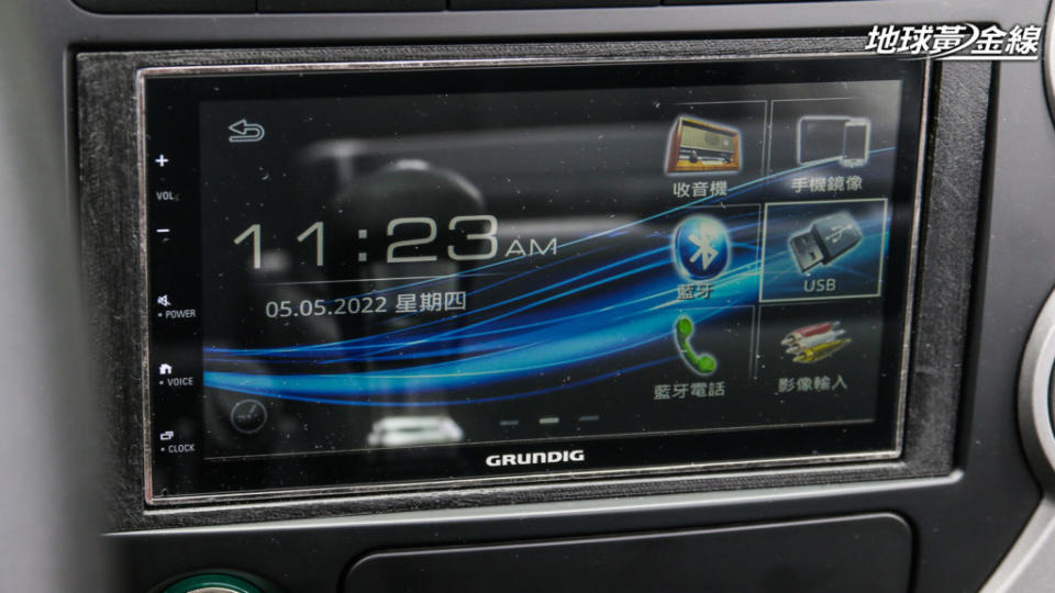 卡旺K2500手排四驅車型配備7吋觸控是影音主機。(攝影/ 陳奕宏)