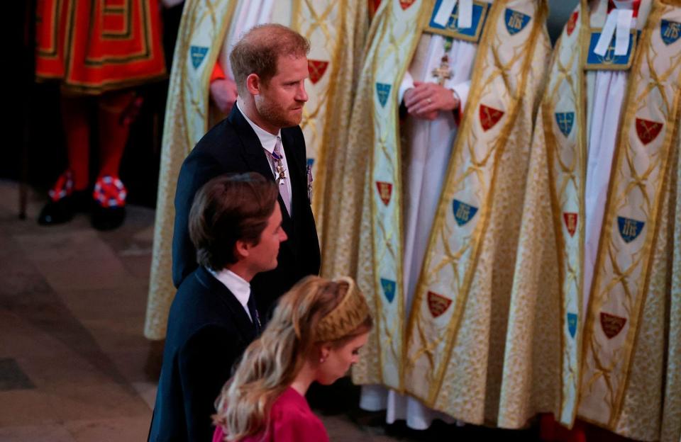 Couronnement de Charles III : le prince Harry retrouve la famille royale