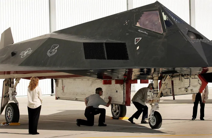 F-117 Nighthawk stealth aircraft retirement