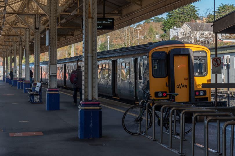 Services are currently facing cancellations or delays of up to one hour between Exeter St Davids to Bristol and Castle Cary