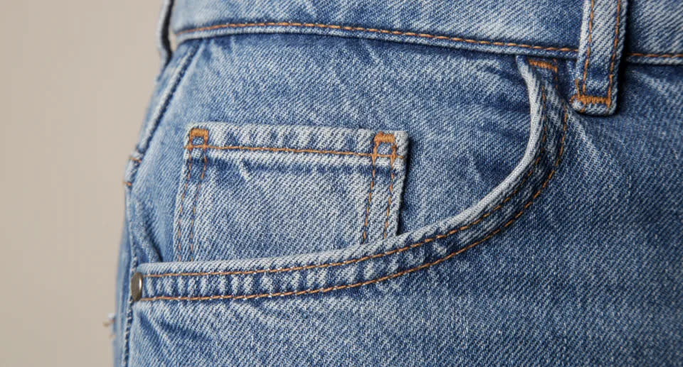 Diese winzige Tasche an deiner Jeans hat tatsächlich einen Zweck. (Getty Images)
