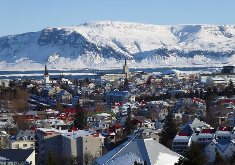 冰島首都雷克雅維克（Reykjavík）。Unsplash by Rose Breen