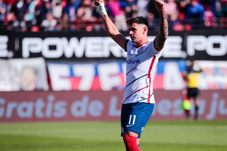 Adam Bareiro salvó a San Lorenzo de la derrota en el final ante Belgrano de Córdoba, cuando ya se jugaba tiempo de descuento.